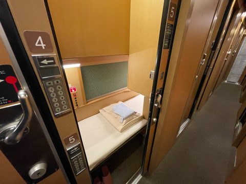 B寝台個室ソロ
