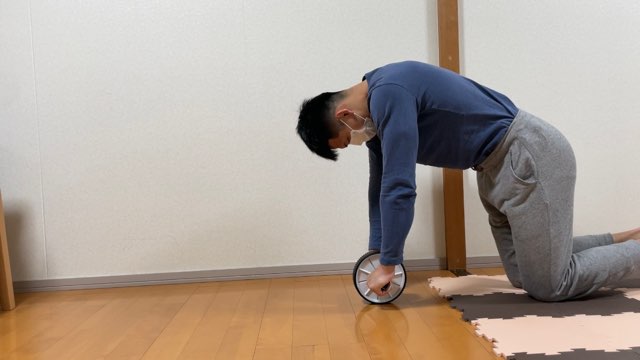 腹筋ローラー